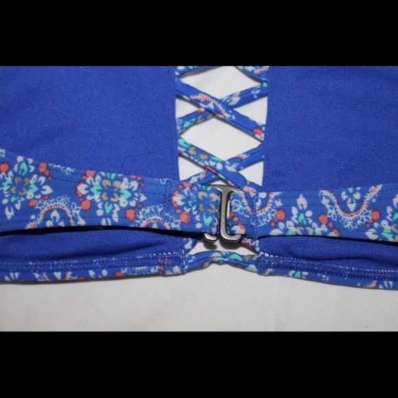 Halter Criss Cross Bathing Suit Top - Picture 2 of 5